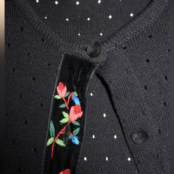 Black vest - Picture 2 of 3